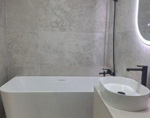 Apartament 2 camere, central Floresti