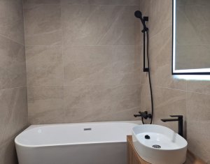 Apartament 2 camere, central Floresti