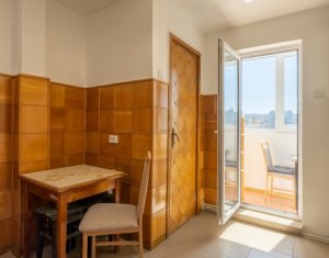 Apartament cu 2 camere, decomandat, strada Ion Mester