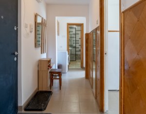 Apartament cu 2 camere, decomandat, strada Ion Mester