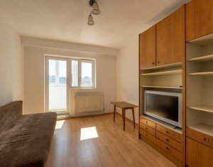 Apartament cu 2 camere, decomandat, strada Ion Mester