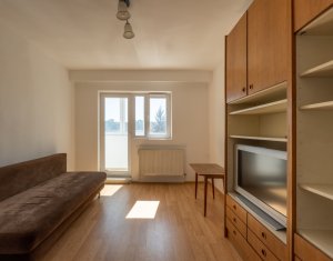 Apartament cu 2 camere, decomandat, strada Ion Mester