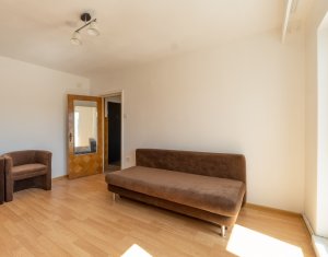Apartament cu 2 camere, decomandat, strada Ion Mester