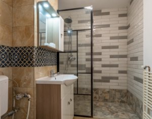 Apartament cu 2 camere, decomandat, strada Ion Mester