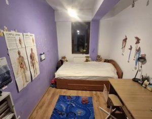 Apartament 3 camere , parcare, la intrare in Floresti