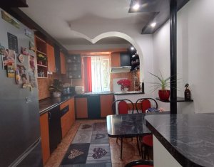 De vanzare apartament cu 2 camere zona Liceul Liviu Rebreanu