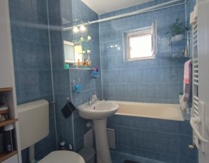 De vanzare apartament cu 2 camere zona Liceul Liviu Rebreanu
