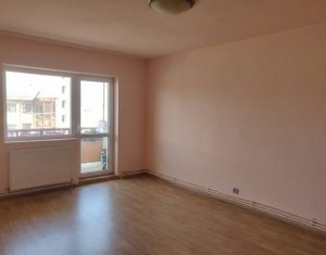 Apartament 4 camere decomandate, 82 mp, etaj intermediar, zona The Office
