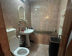Apartament 4 camere decomandate, 82 mp, etaj intermediar, zona The Office
