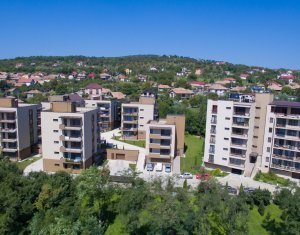 Apartament 4 camere, ultrafinisat, mobilat pentru birou, panorama unica ! 