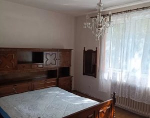 De vanzare un  apartament cu 3 camere confort LUX