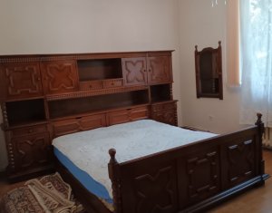 De vanzare un  apartament cu 3 camere confort LUX