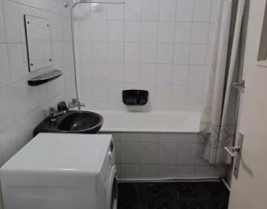 De vanzare un  apartament cu 3 camere confort LUX
