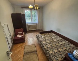 3 camere decomandat 61 mp Gheorgheni