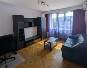  Apartament 2 camere, zona centrala, decomandat, etaj 2/4!