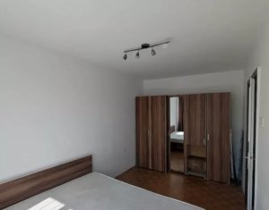  Apartament 2 camere, zona centrala, decomandat, etaj 2/4!