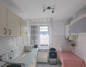  Apartament 2 camere, zona centrala, decomandat, etaj 2/4!