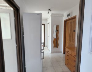  Apartament 2 camere, zona centrala, decomandat, etaj 2/4!