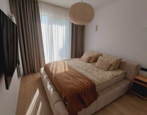 Apartament exclusivist 3 camere, 2 bai, balcon, parcare, semicentral