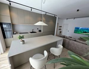 Apartament exclusivist 3 camere, 2 bai, balcon, parcare, semicentral