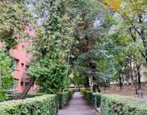 De vanzare apartament cu 2 camere zona str C Brancusi