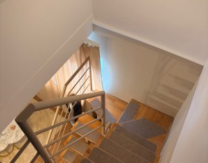 Apartament 3 camere cu scara interioara