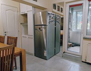 Apartament spațios cu 3 camere,decomandat,Calea Dorobanților