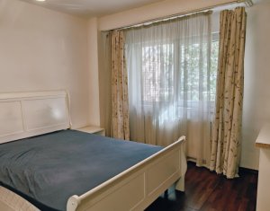 Apartament spațios cu 3 camere,decomandat,Calea Dorobanților