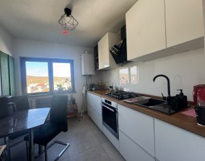 Vanzare apartament 3 camere DECOMANDAT, 74 mp, zona pod Calvaria