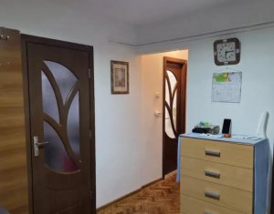 Vand apartament 4 camere zona aleea Negoiu