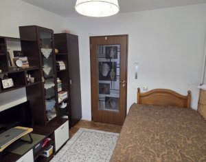 Vand apartament 4 camere zona aleea Negoiu