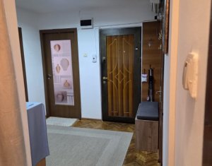 Vand apartament 4 camere zona aleea Negoiu