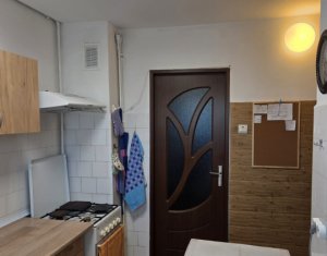 Vand apartament 4 camere zona aleea Negoiu