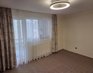 Vand apartament 4 camere zona aleea Negoiu
