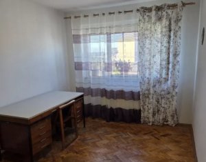 Vand apartament 4 camere zona aleea Negoiu