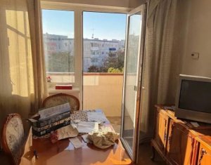 Vanzare apartament cu 3 camere  zona Vidraru